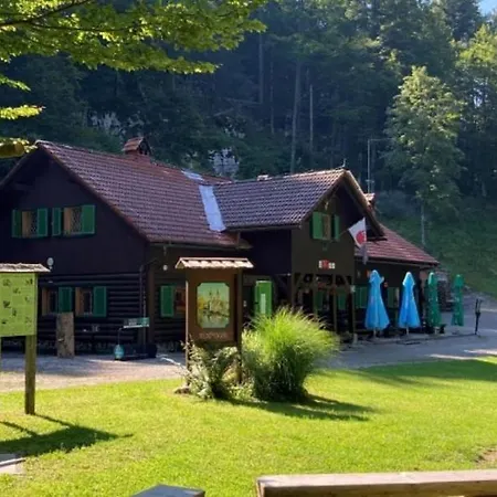 Koca Pri Jelenovem Studencu Hostel